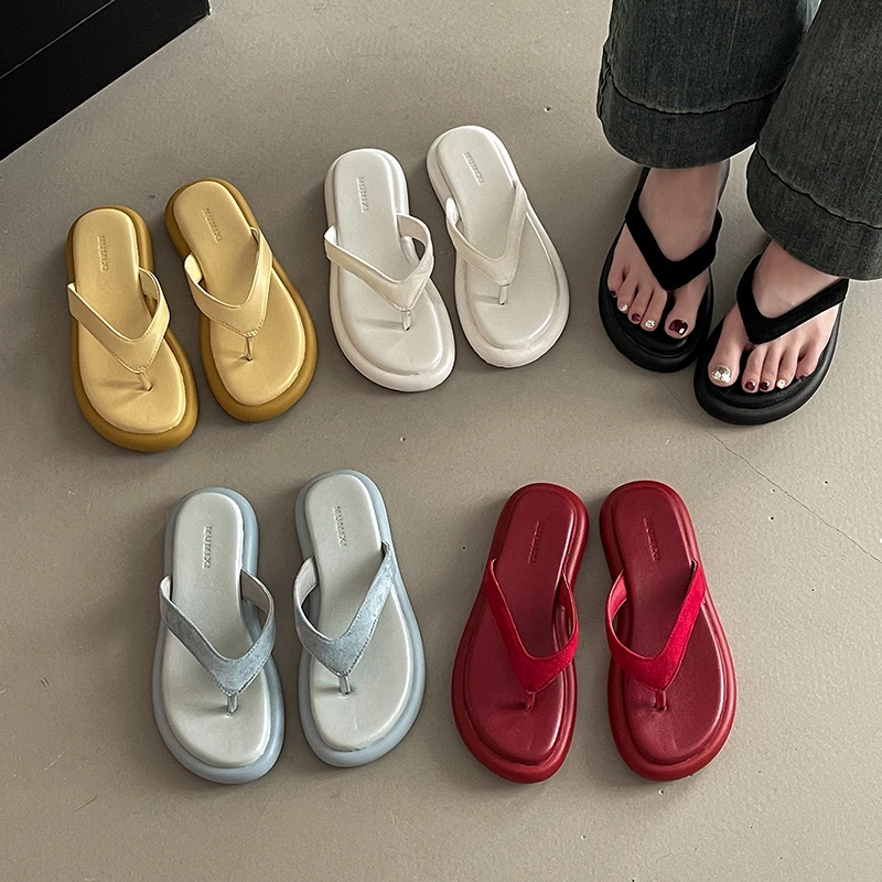 韩版简约百搭夹趾人字拖鞋女2025夏季新款仙女风平底沙滩鞋凉拖鞋