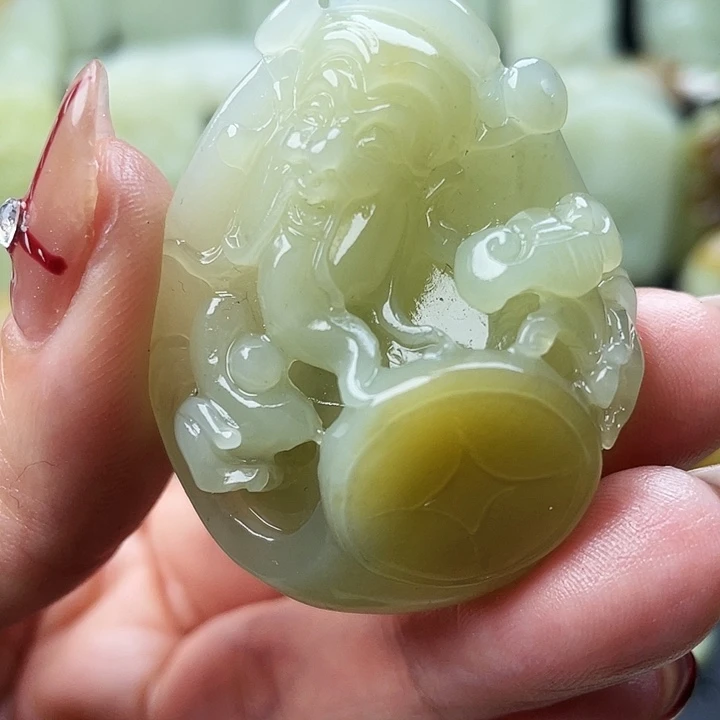 和田玉（糖玉）未镶嵌颈饰