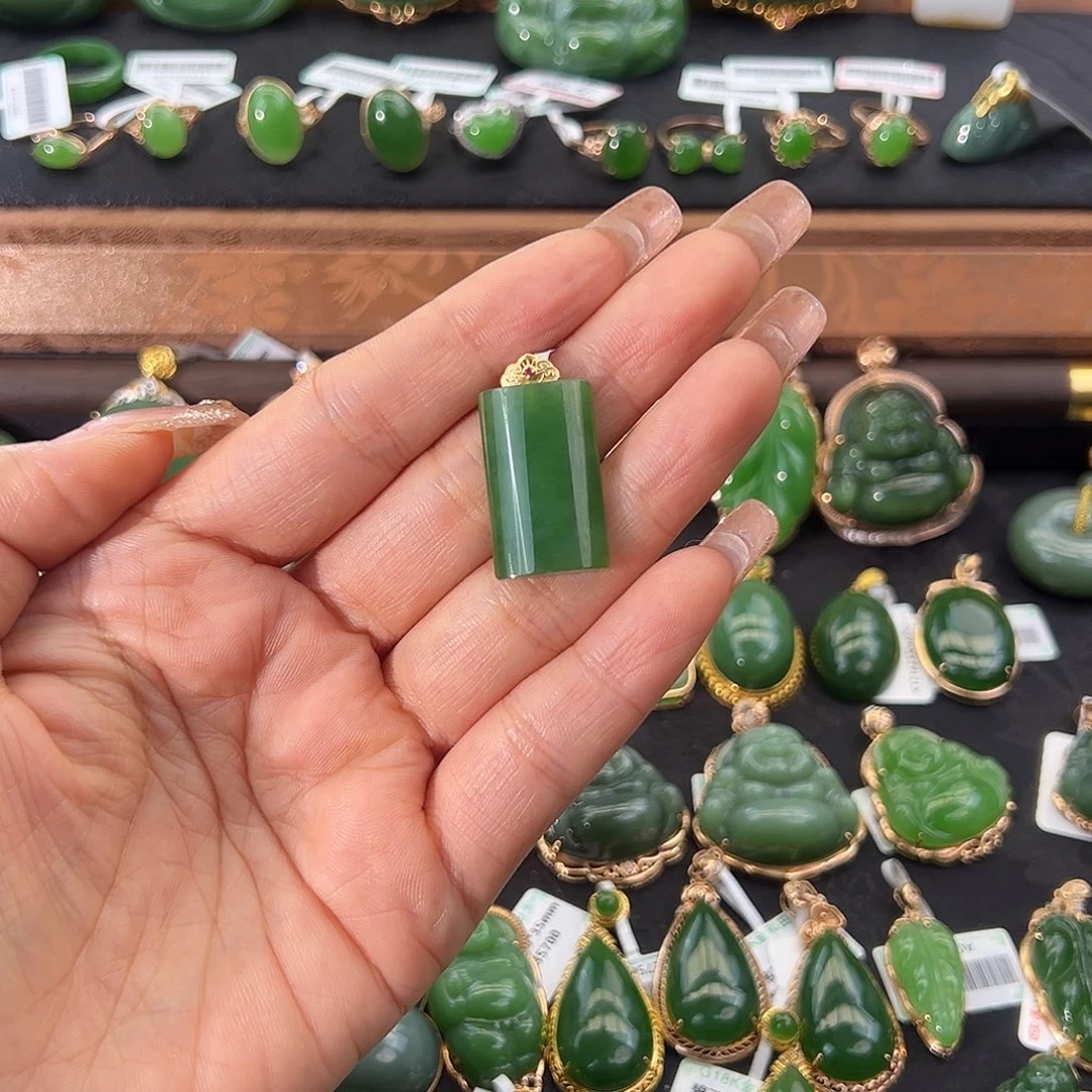 和田玉（碧玉）18K金镶嵌颈饰