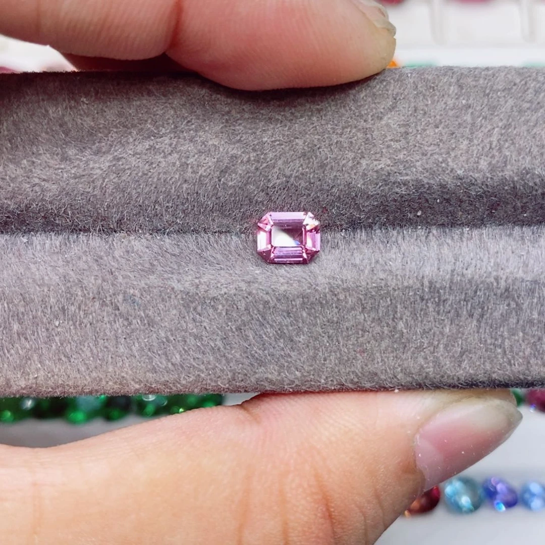 蓝宝石裸石未镶嵌粉色蓝宝石88分