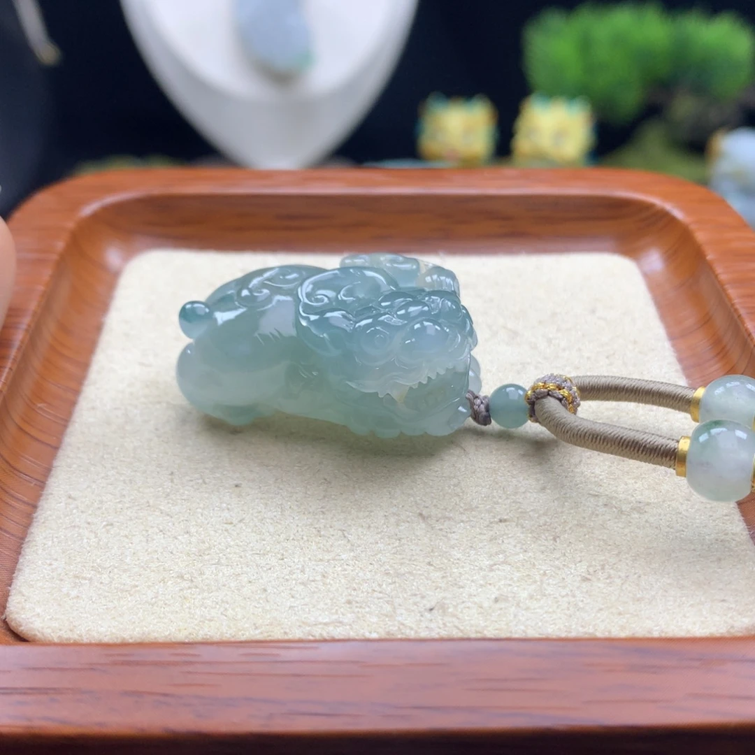 翡翠未镶嵌颈饰26