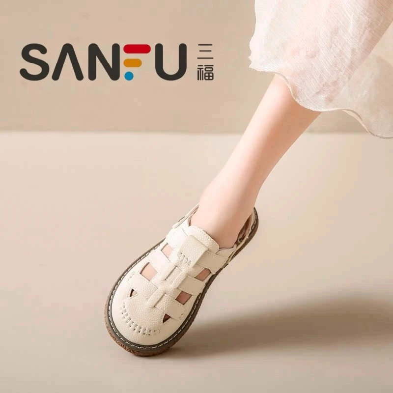 三福真皮包头凉鞋女外穿2025年夏季新款两穿半拖鞋平底镂空洞洞鞋