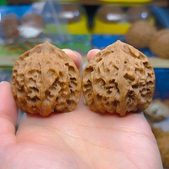 凌***泽文玩核桃吊坠苹果园39