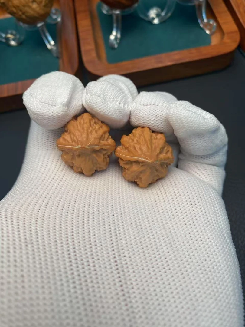 红宝石精品野生手捻小核桃