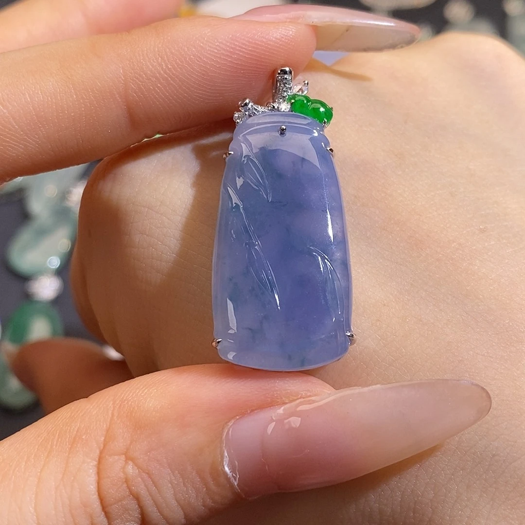 翡翠未镶嵌颈饰竹节