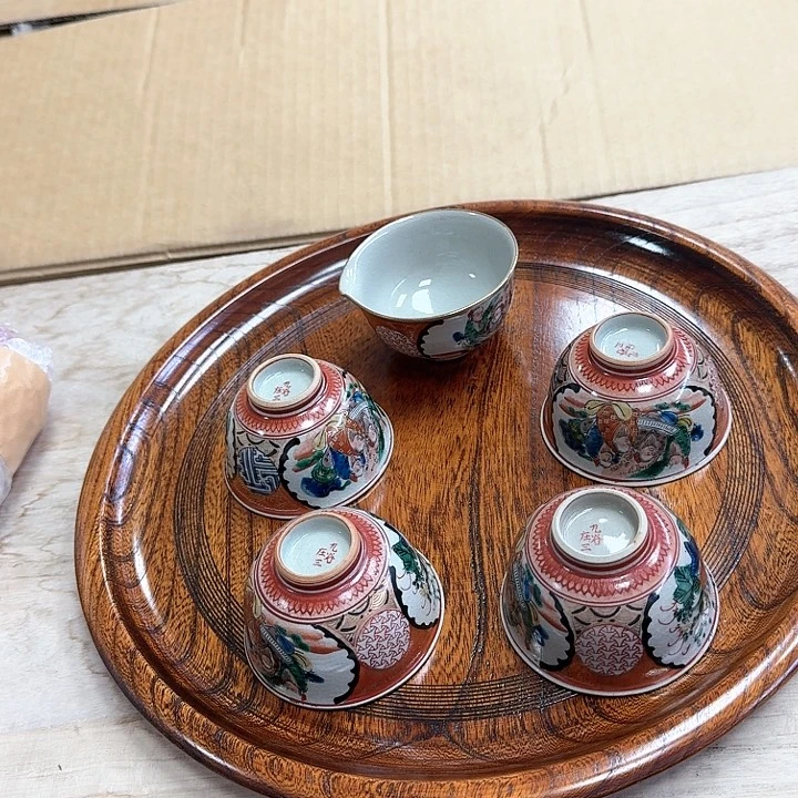 精品瓷器。
