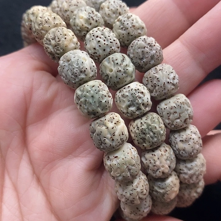 吊坠星月菩提雕刻精美手串