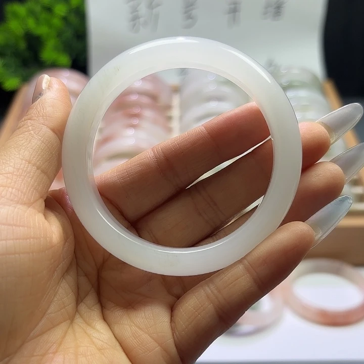 石英质玉（天山翠）未镶嵌手镯58