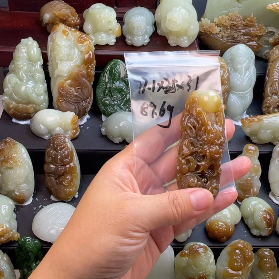 ****旭颈饰未镶嵌和田玉