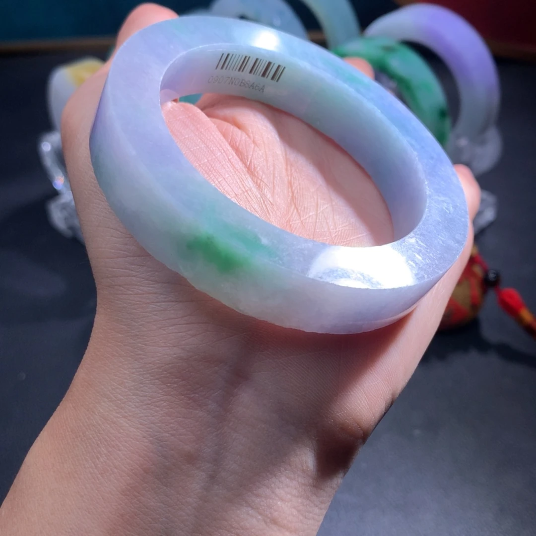 未镶嵌翡翠手镯定制翡翠