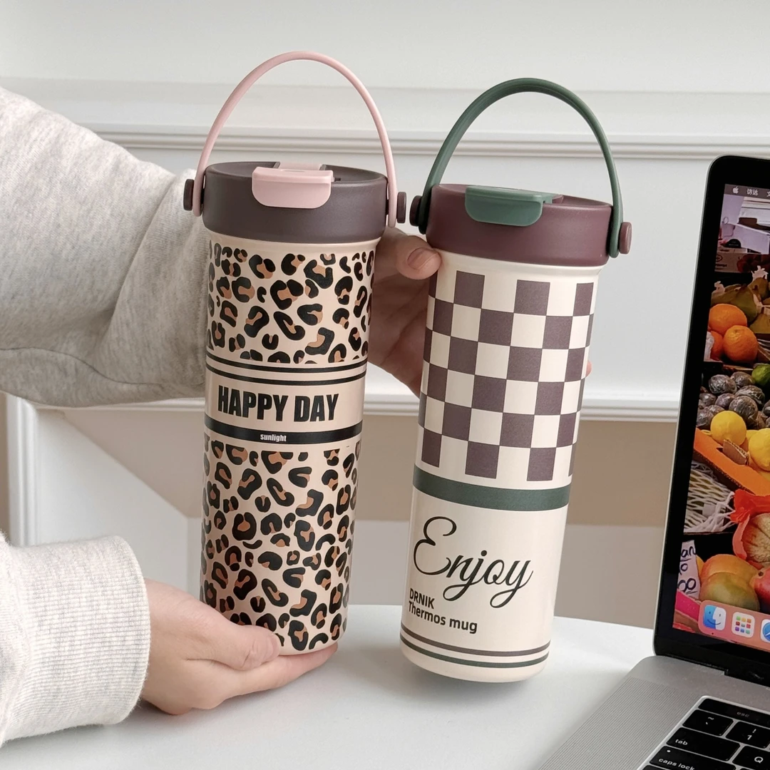 户外高颜值随手双饮咖啡杯美式便携车载水杯手提运动线条图咖啡杯