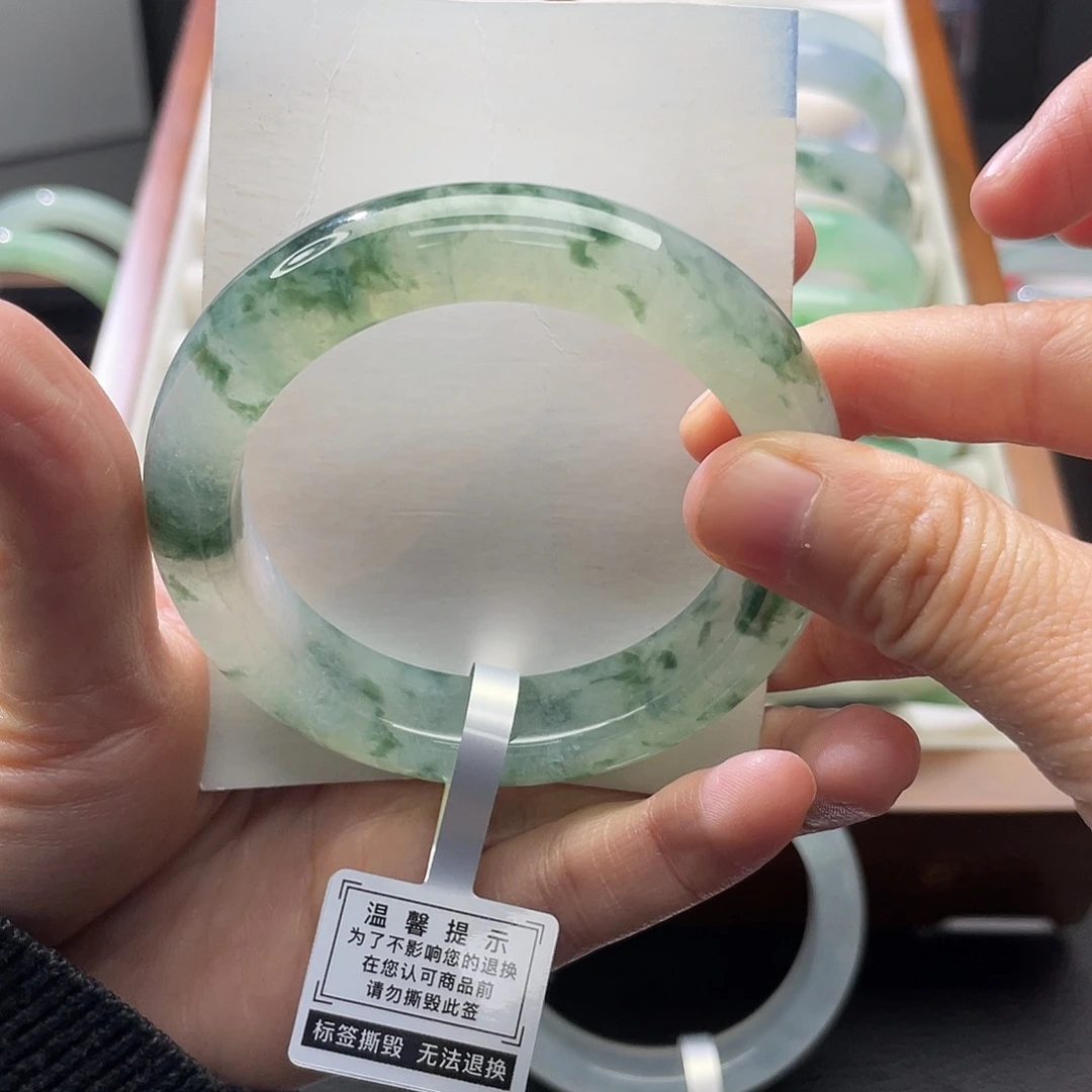 翡翠未镶嵌手镯52.4绿野仙踪