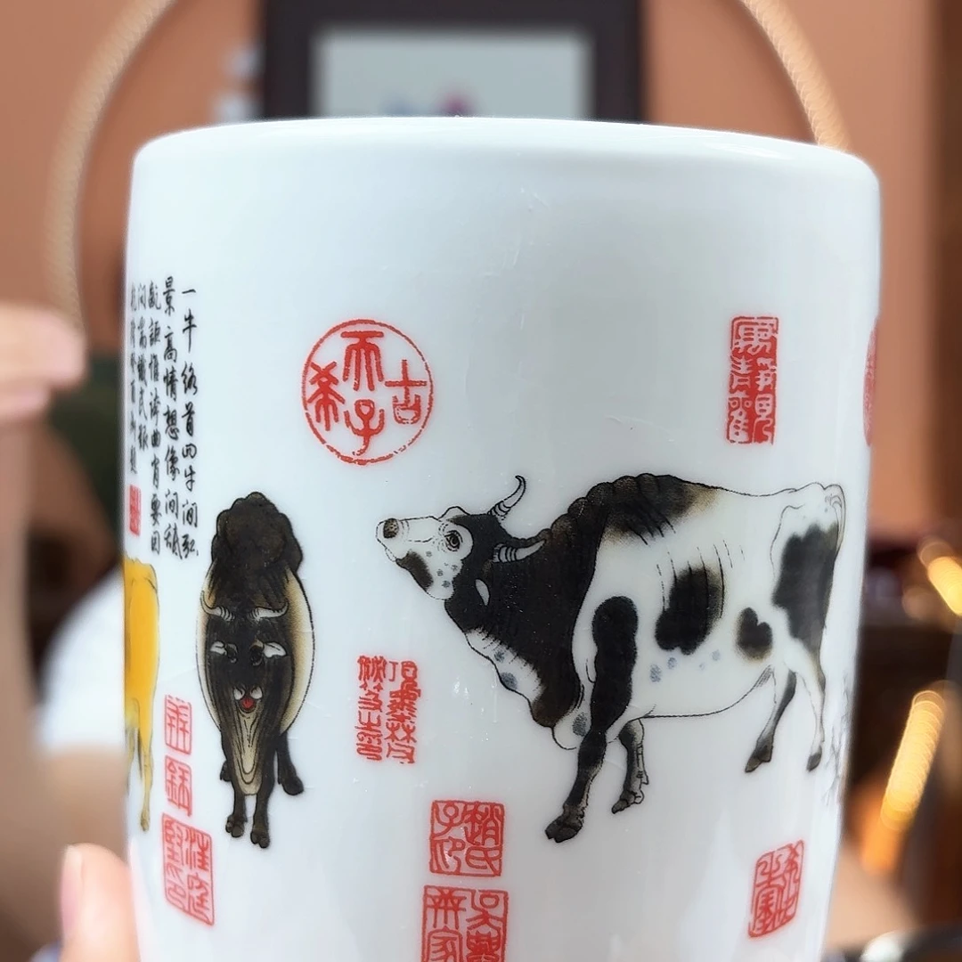 景德镇陶瓷收工笔筒