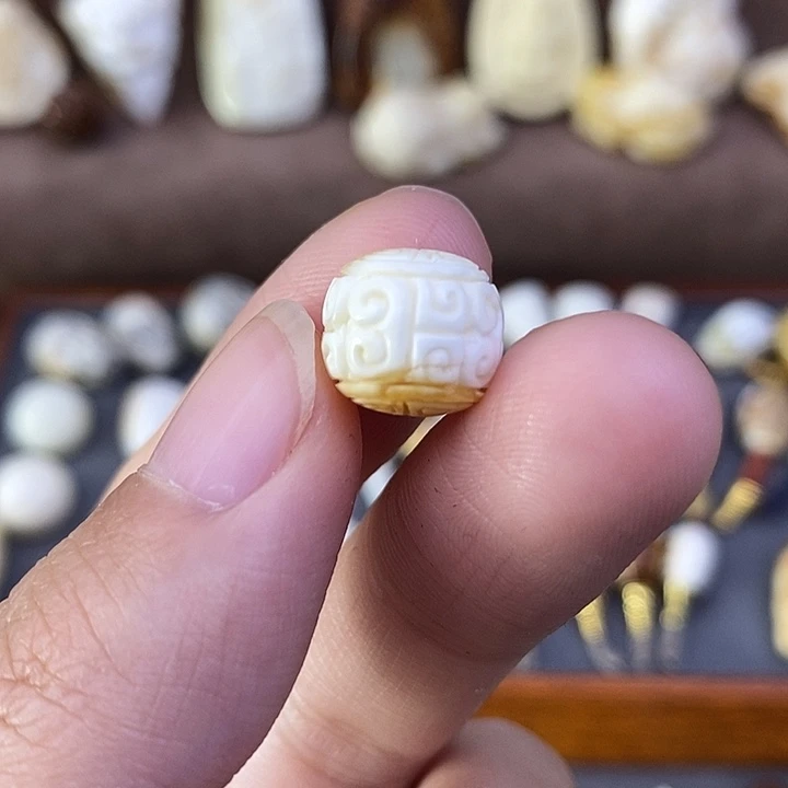 琥珀裸石未镶嵌11白蜡回文