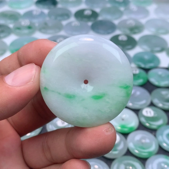 翡翠未镶嵌颈饰缅甸天然A货翡翠42.3-6.6