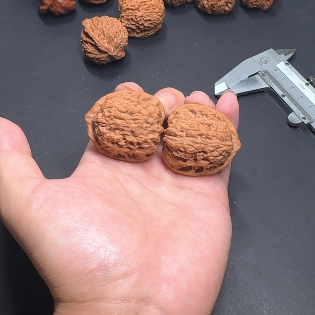 文玩核桃把件38.5野生核桃全品