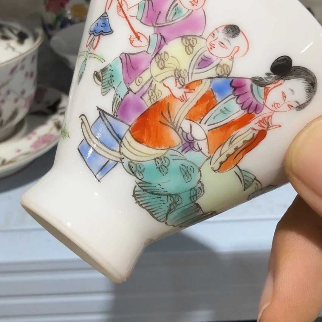 瓷片摆件等方式在不同行业