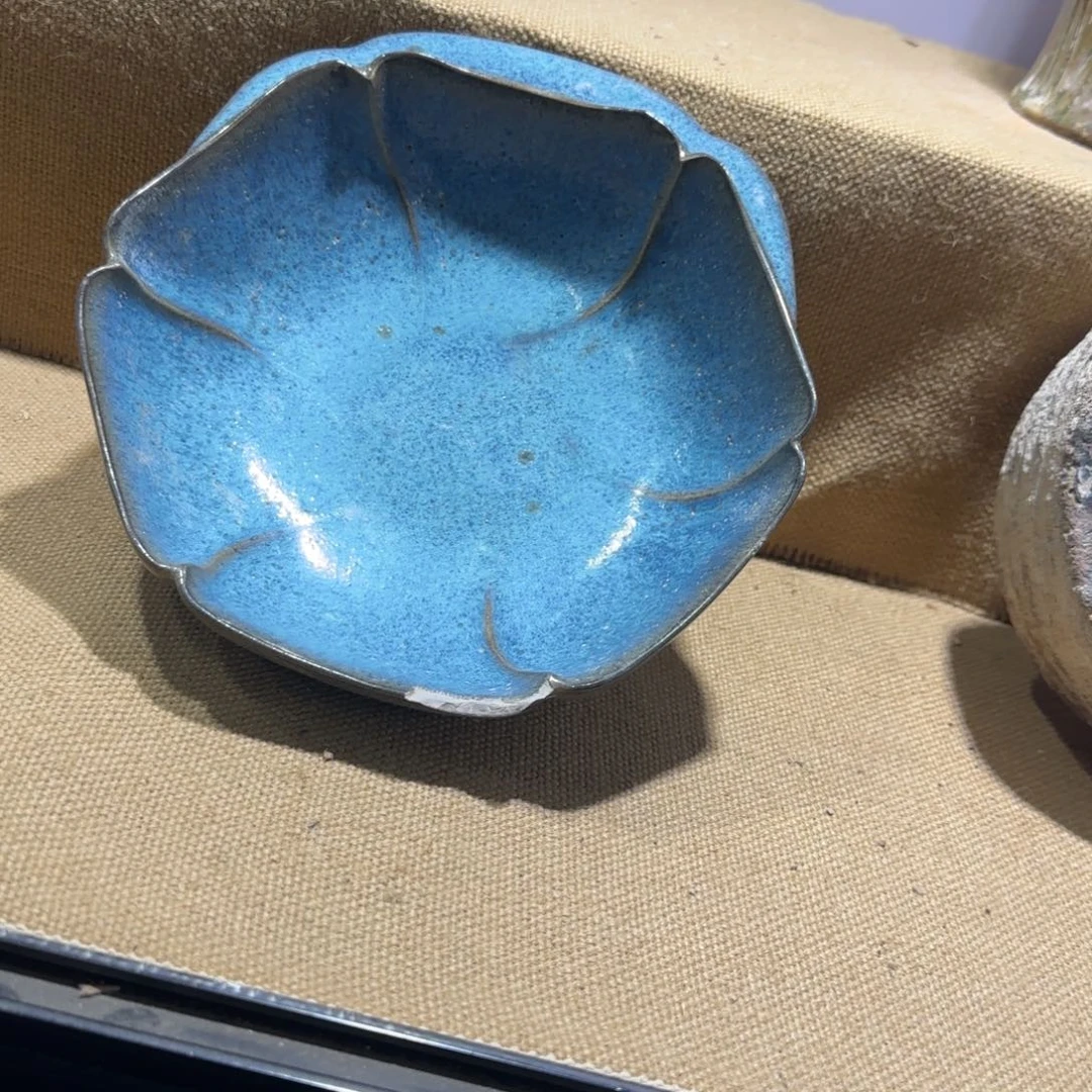 川***黄陶摆件钧瓷。