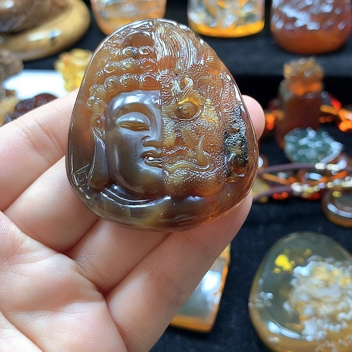 琥珀未镶嵌裸石蜜蜡俏色巧雕一念之间吊坠