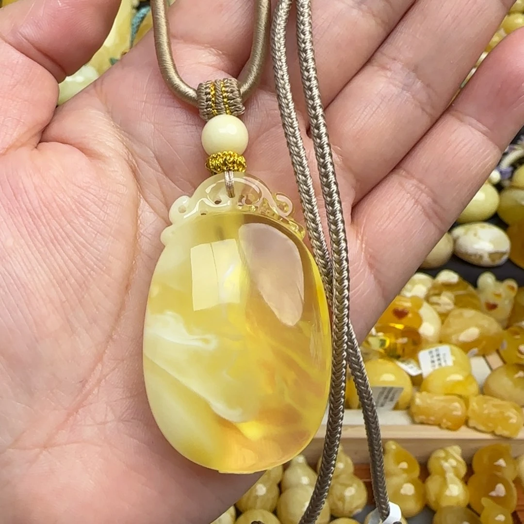 蜜蜡套链未镶嵌微*蜜蜡无事牌