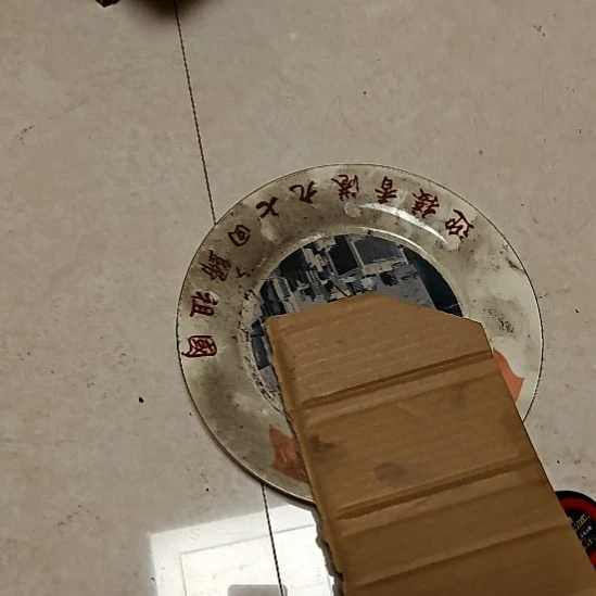 摆件盘子碗茶壶啥都有