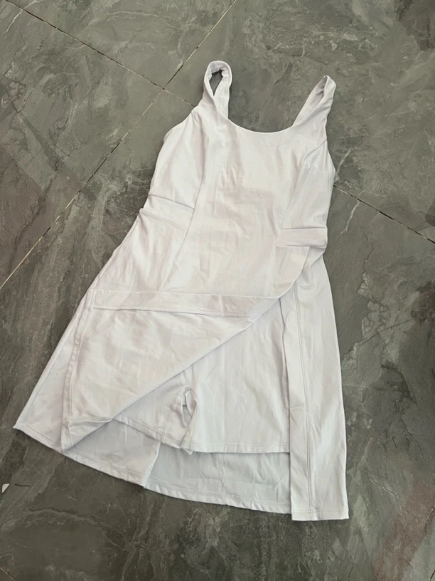 白色连衣裙打羽毛球运动网球裙带胸垫2025新款夏季防走光连衣裙裙