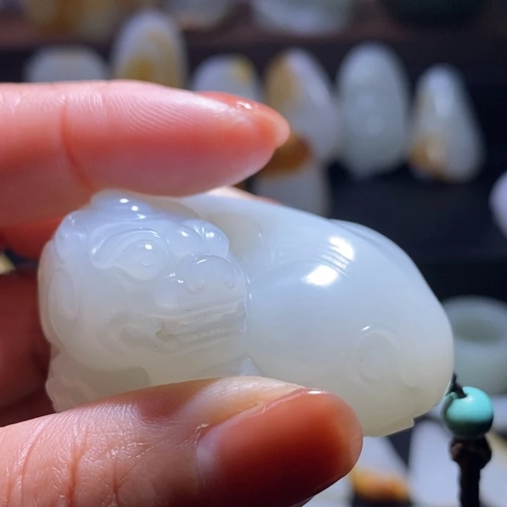 孤***下和田玉未镶嵌颈饰