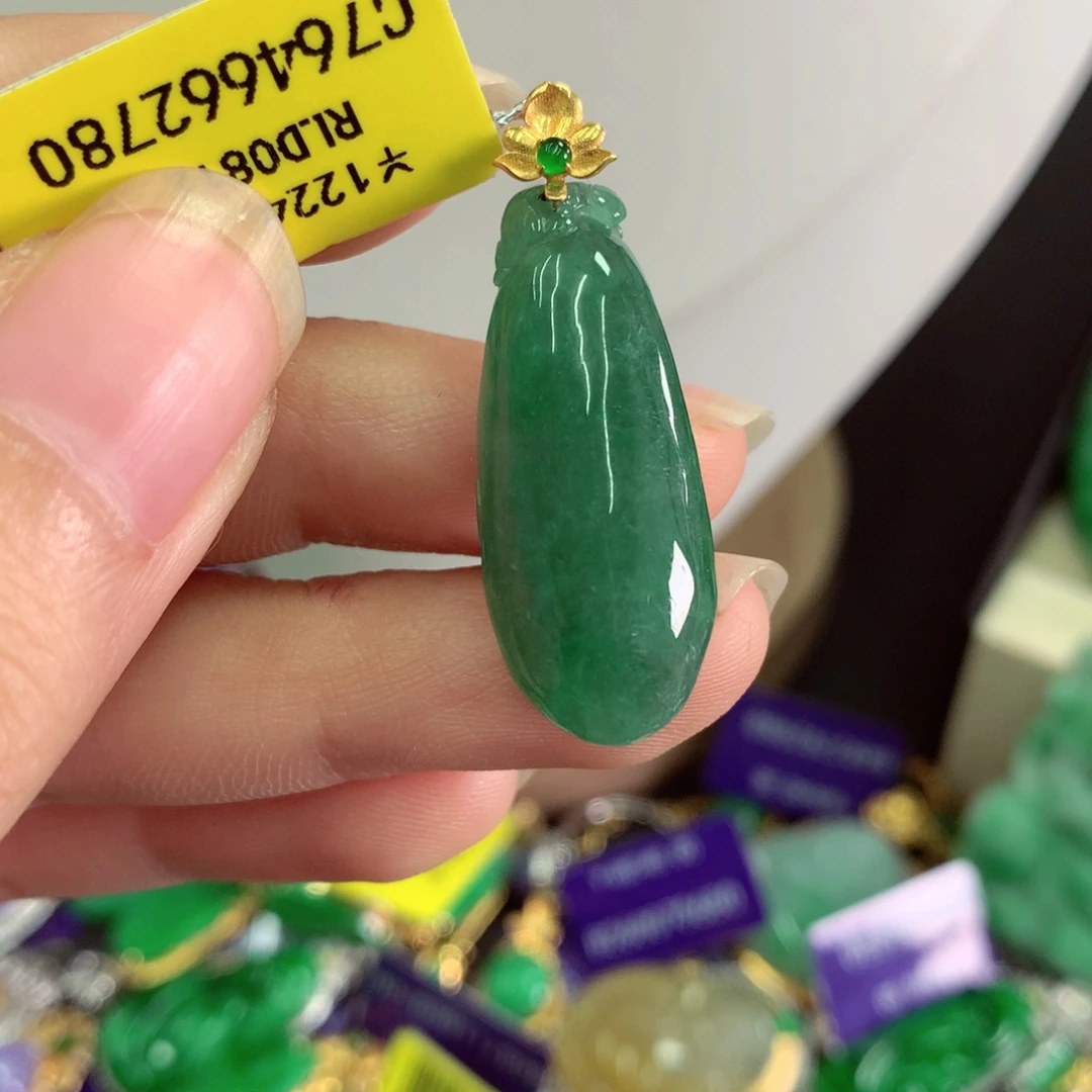 吊坠(不含链)18K金镶嵌翡翠