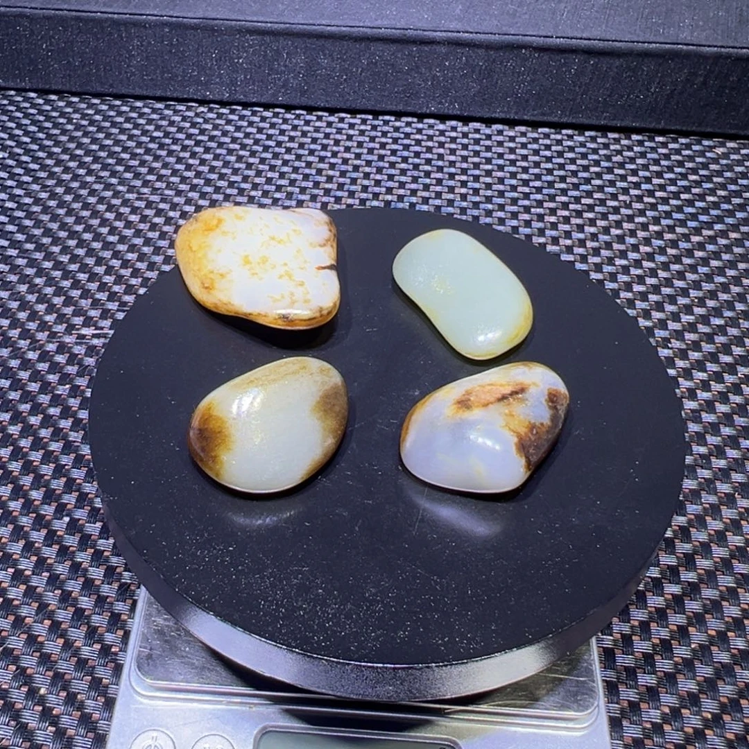 吊坠(不含链)未镶嵌和田玉（子料）93