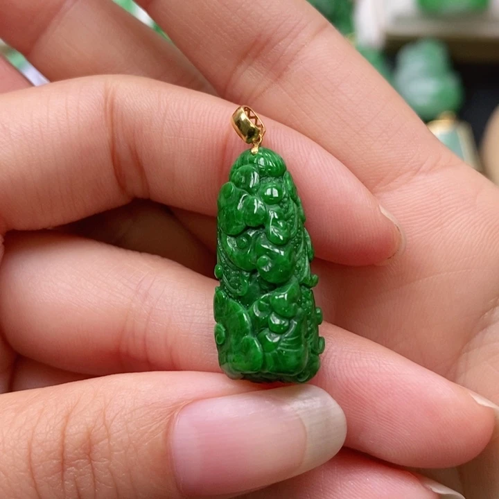 翡翠未镶嵌颈饰吊坠