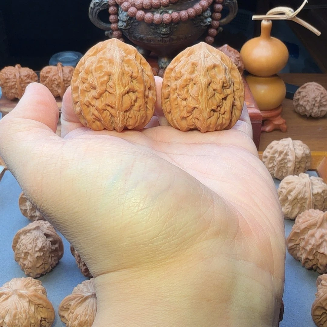 文玩核桃把件43尺寸蓟县红锦鲤