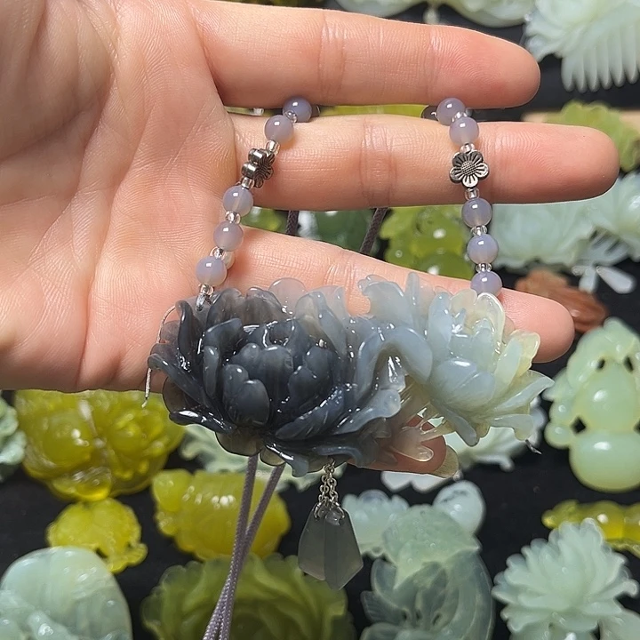 蛇纹石玉未镶嵌颈饰