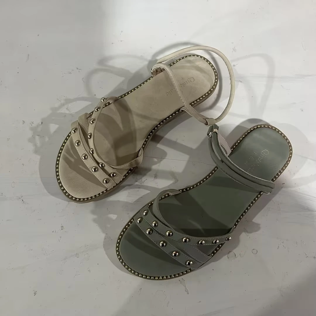 01121037858凉鞋B601