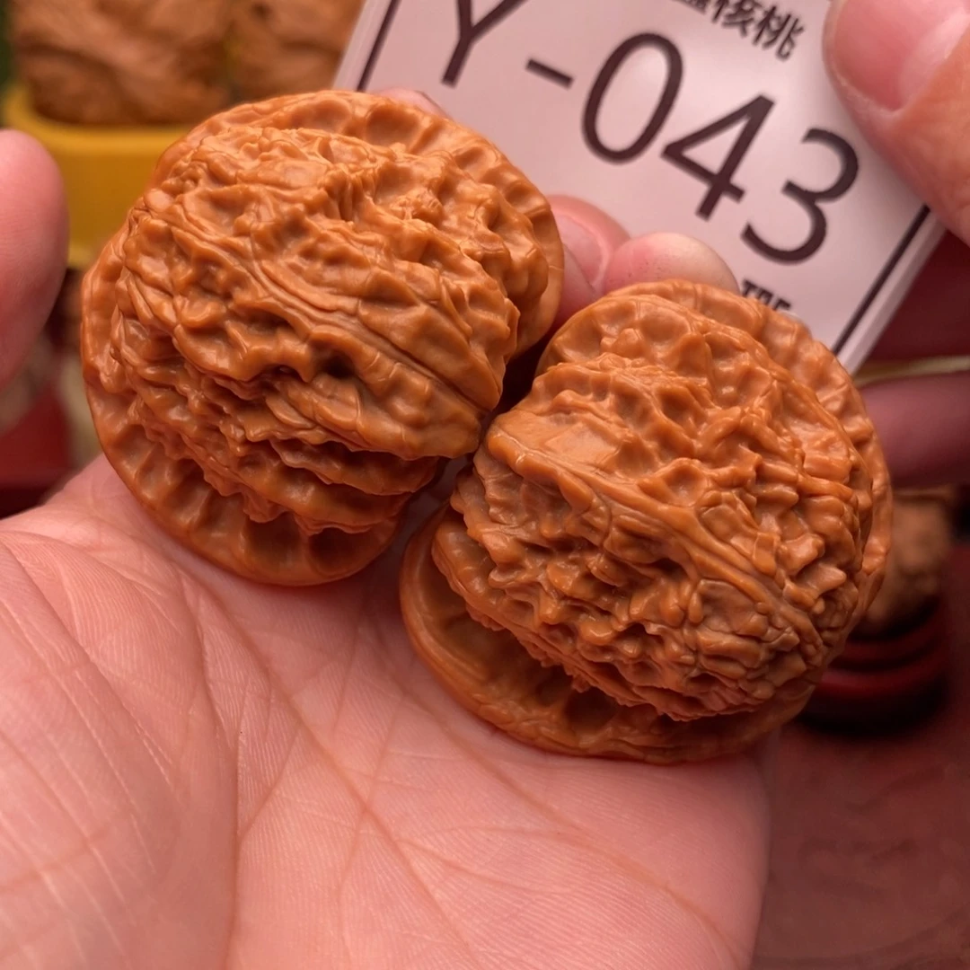 文玩核桃把件闷白42