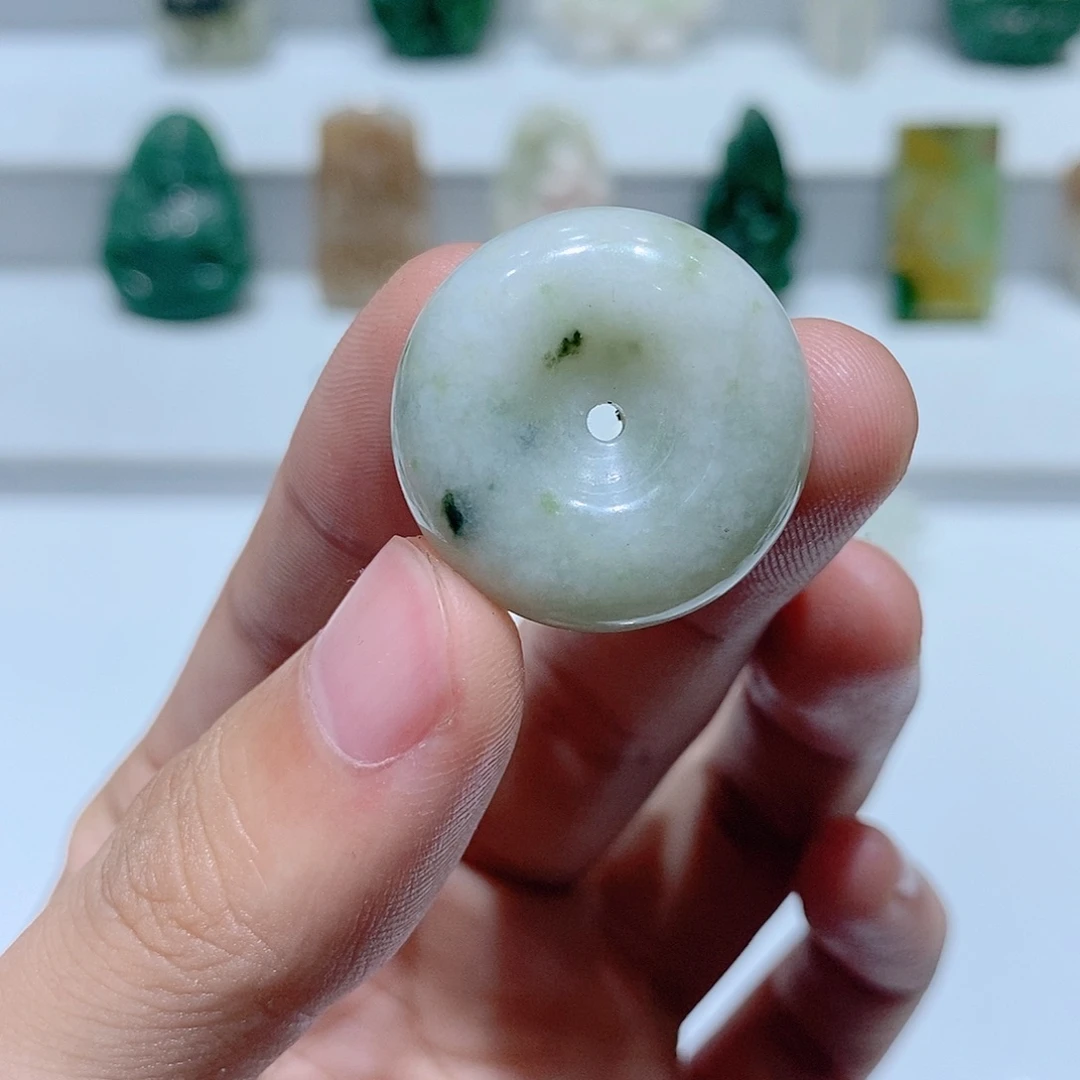 独山玉未镶嵌挂件
