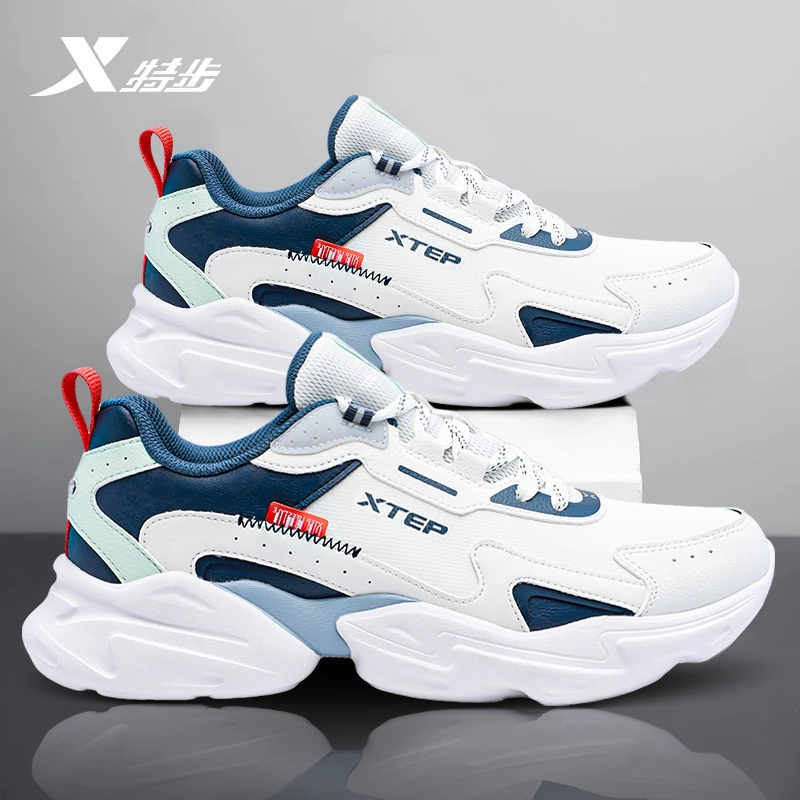 特步男鞋跑步鞋2025秋冬新款皮面防水休闲鞋子减震百搭运动鞋男款