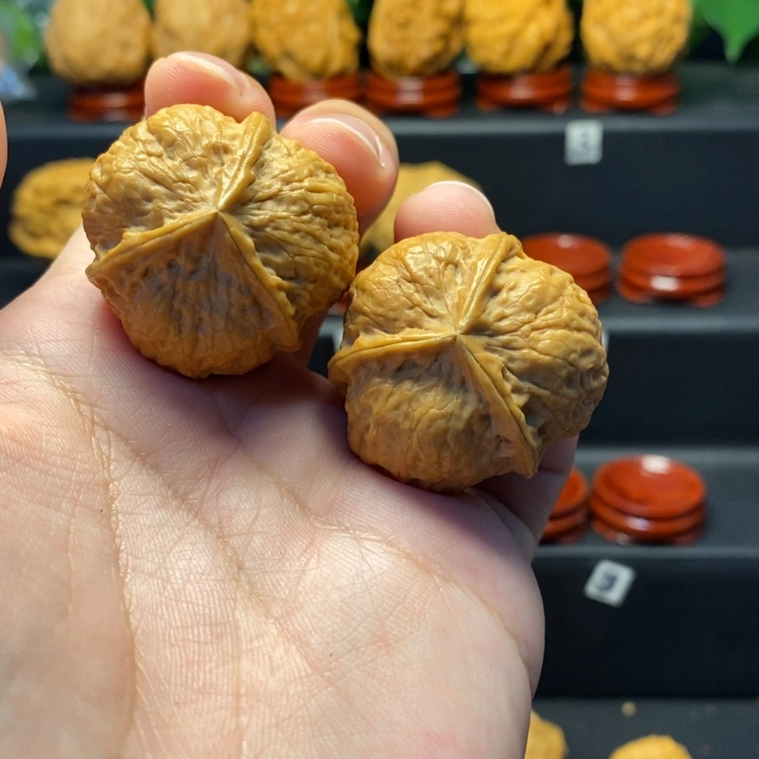 还***?把件文玩核桃三棱