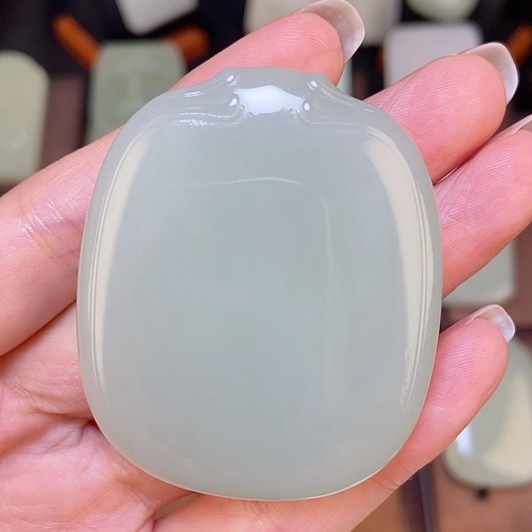 【闪购商品】颈饰未镶嵌和田玉