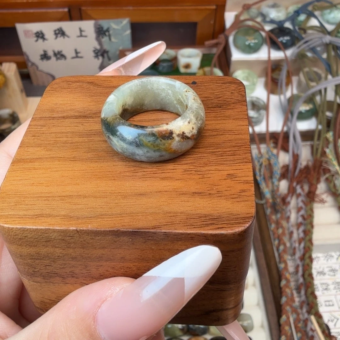 蛇纹石玉未镶嵌戒指内径16.8