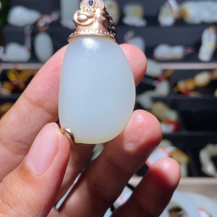 一***筝和田玉未镶嵌颈饰