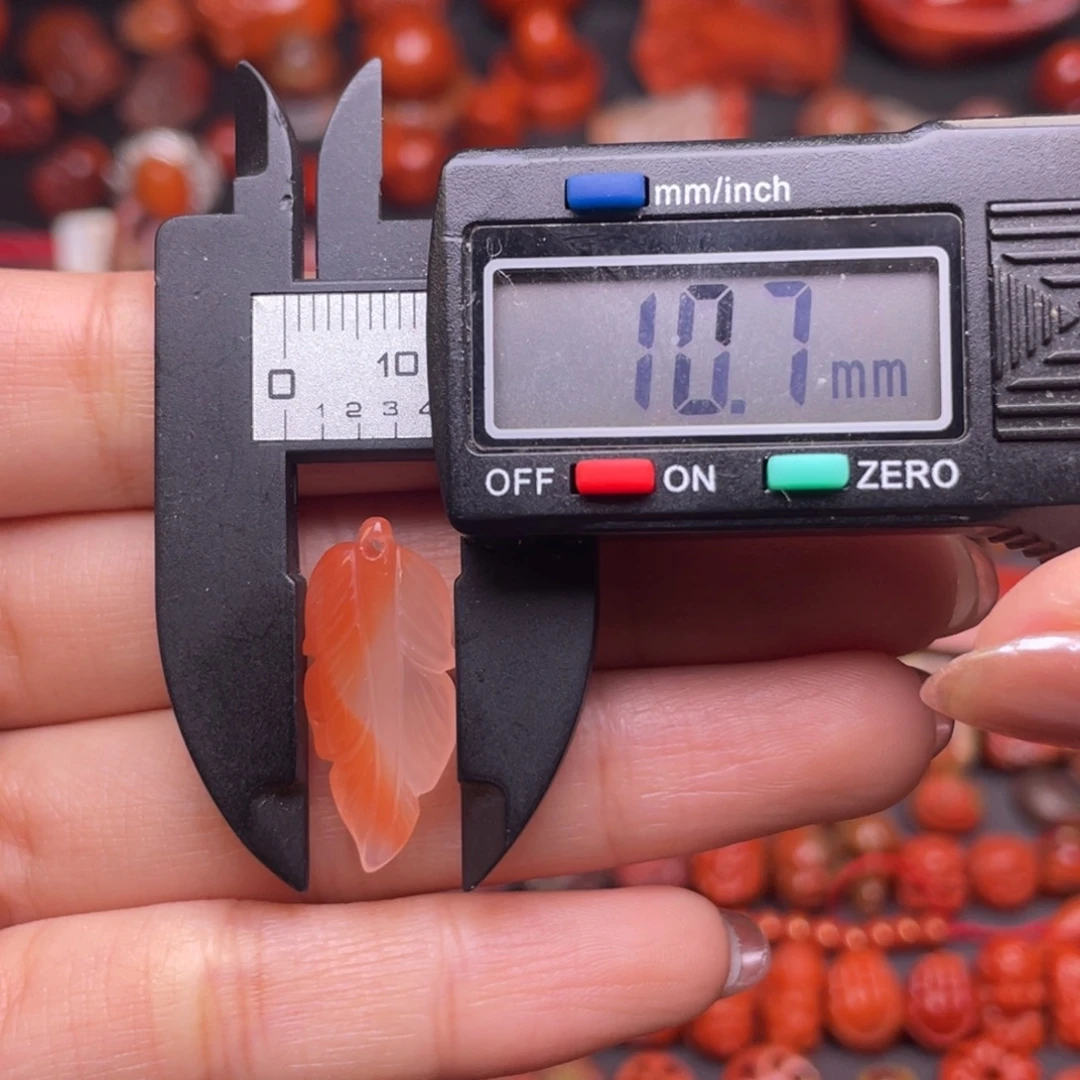 南红玛瑙未镶嵌配饰冰飘羽毛款