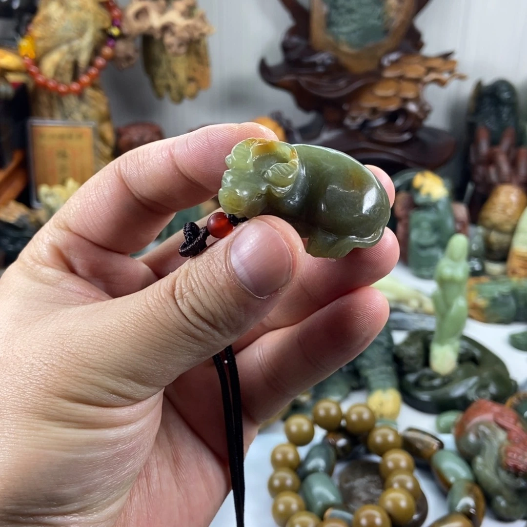 岫岩河磨玉（透闪石质玉）未镶嵌挂件