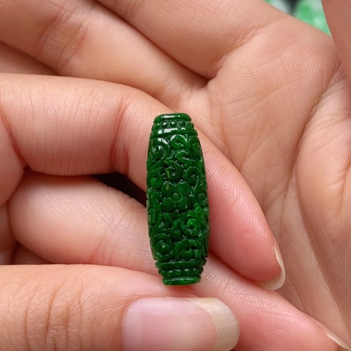 翡翠未镶嵌颈饰吊坠