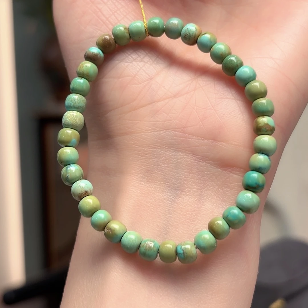 绿松石未镶嵌颈饰