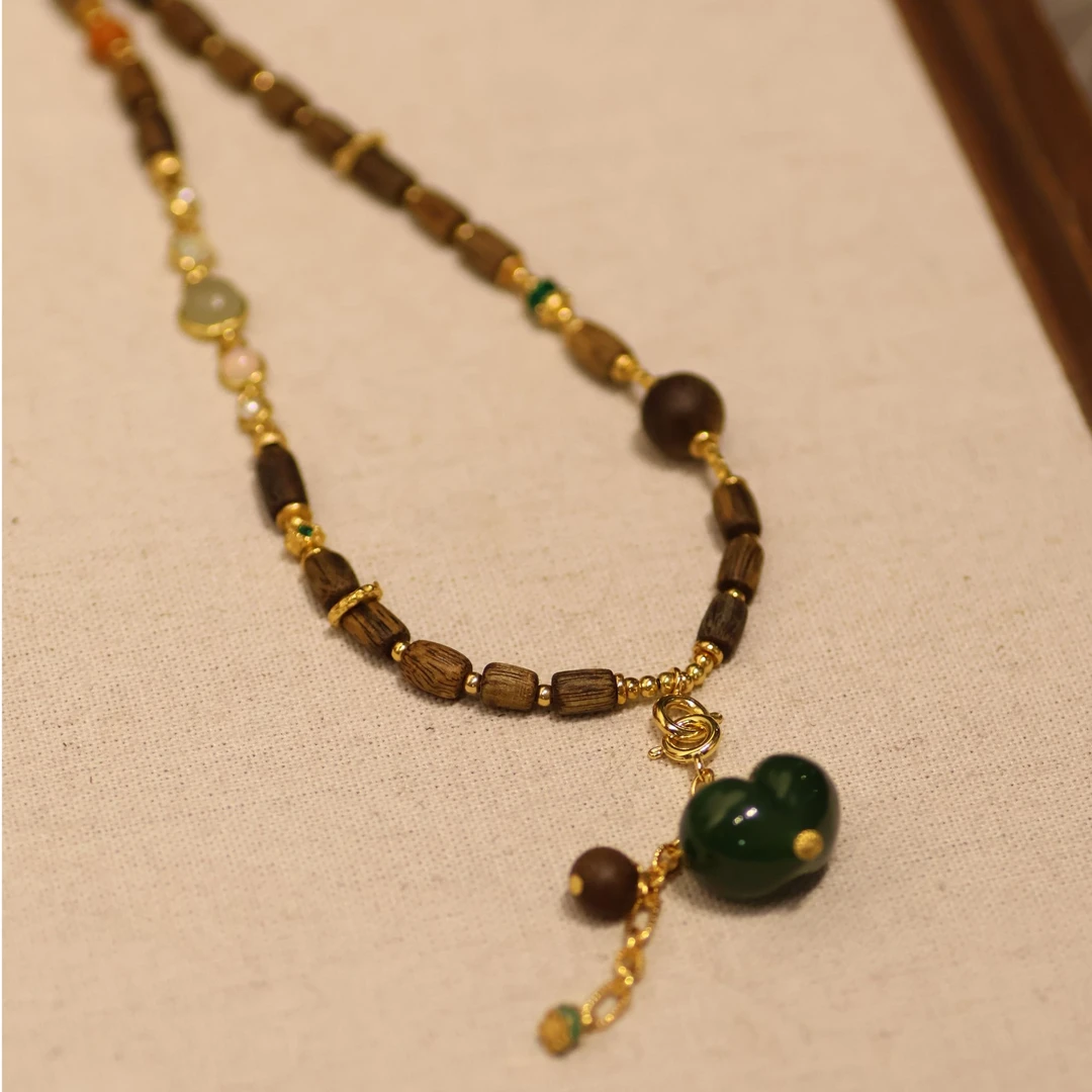 沉香原创设计沉香和田玉项链J1077【多样性发一】珠径4+mm