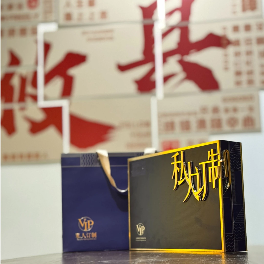 广式私人订制月饼礼盒，送礼够面儿。
