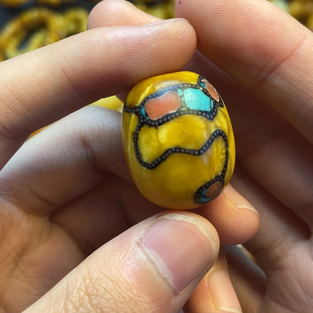 蜜蜡未镶嵌珠宝奇石