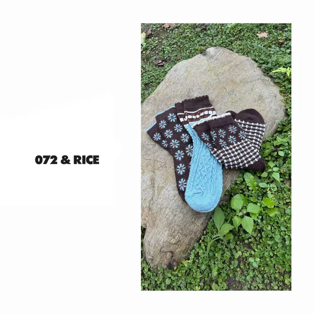 072 & RICE【复古花袜】秋季休闲百搭透气中筒袜 DH0505