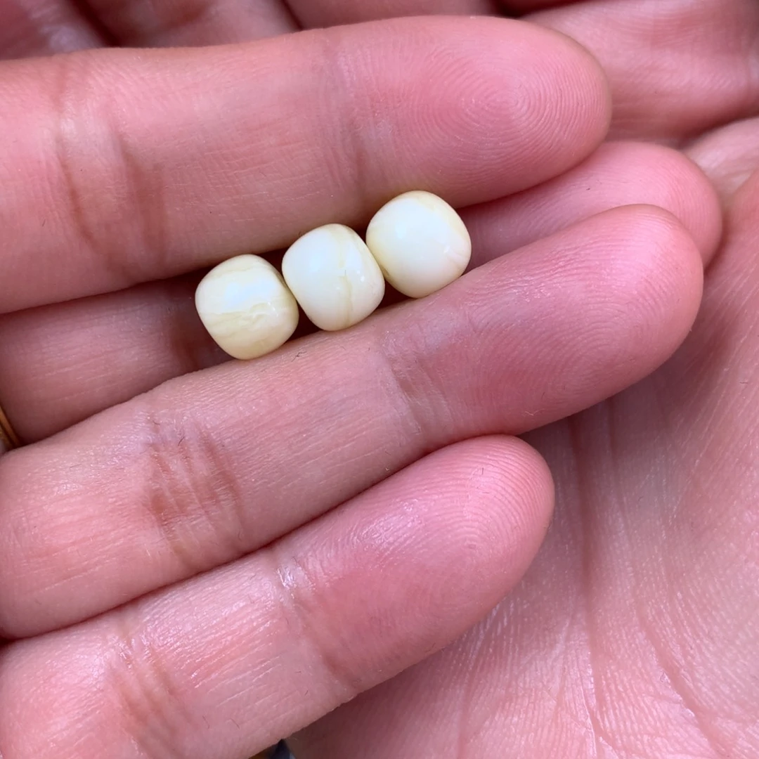 琥珀裸石未镶嵌@**岸蜜蜡