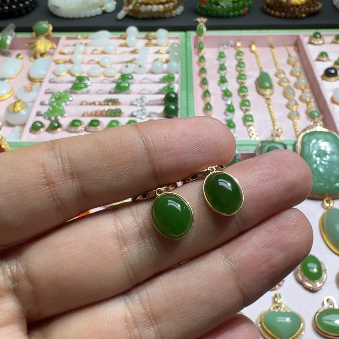和田玉耳扣18K金镶嵌宋**?碧玉阳绿耳扣